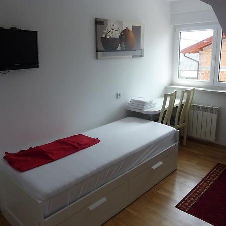 Rooms & Apartment Mira G. Postojna Ngoại thất bức ảnh