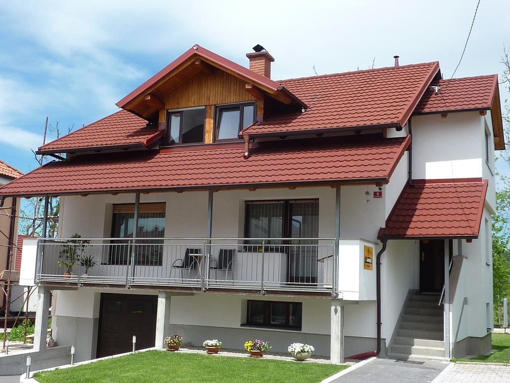 Rooms & Apartment Mira G. Postojna Ngoại thất bức ảnh