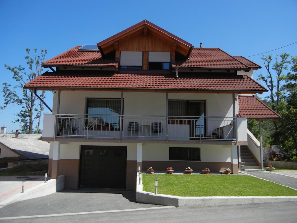 Rooms & Apartment Mira G. Postojna Ngoại thất bức ảnh
