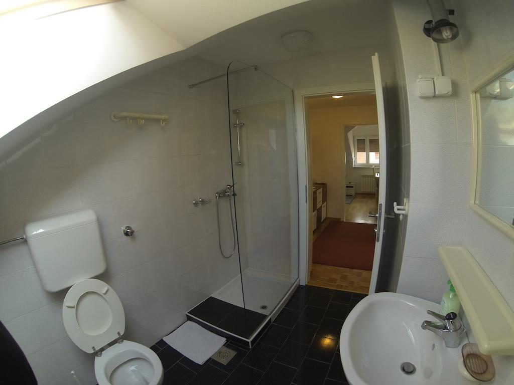 Rooms & Apartment Mira G. Postojna Phòng bức ảnh