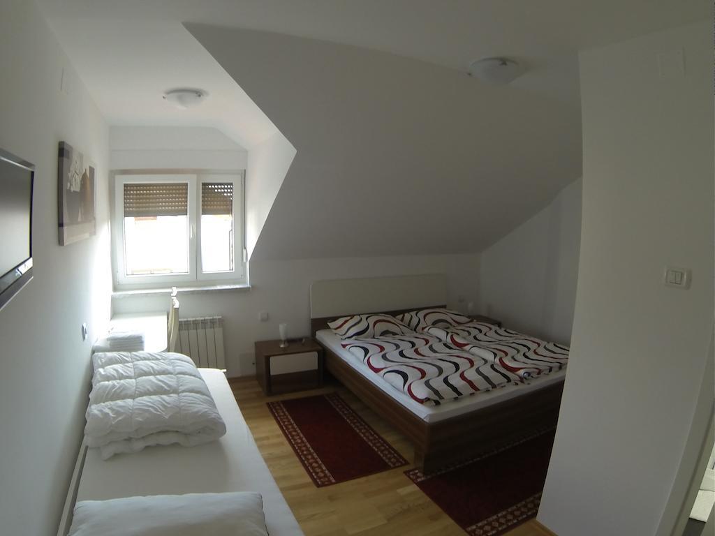 Rooms & Apartment Mira G. Postojna Phòng bức ảnh