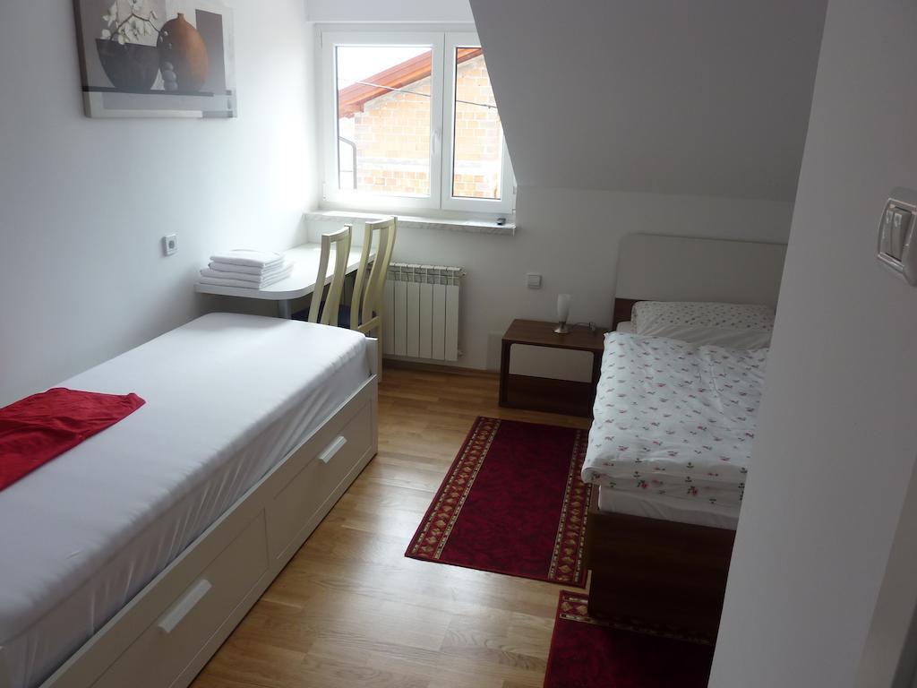 Rooms & Apartment Mira G. Postojna Ngoại thất bức ảnh
