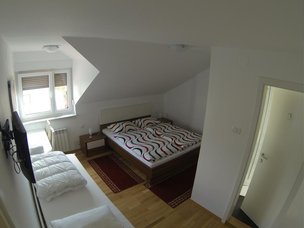 Rooms & Apartment Mira G. Postojna Ngoại thất bức ảnh